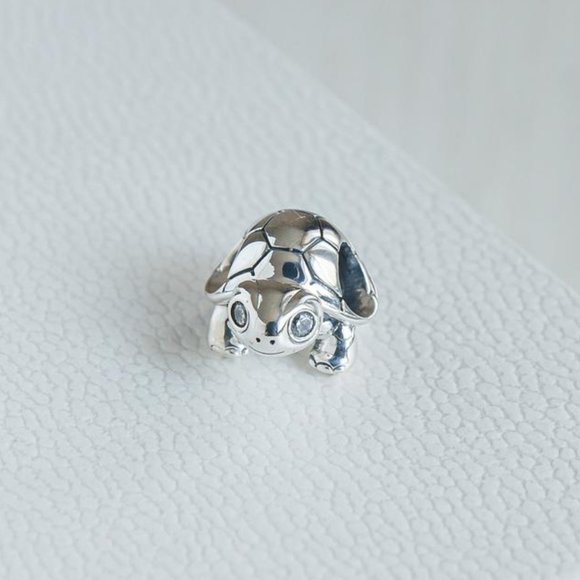 Turtle CZ Silver Charm - Picture 1 of 2